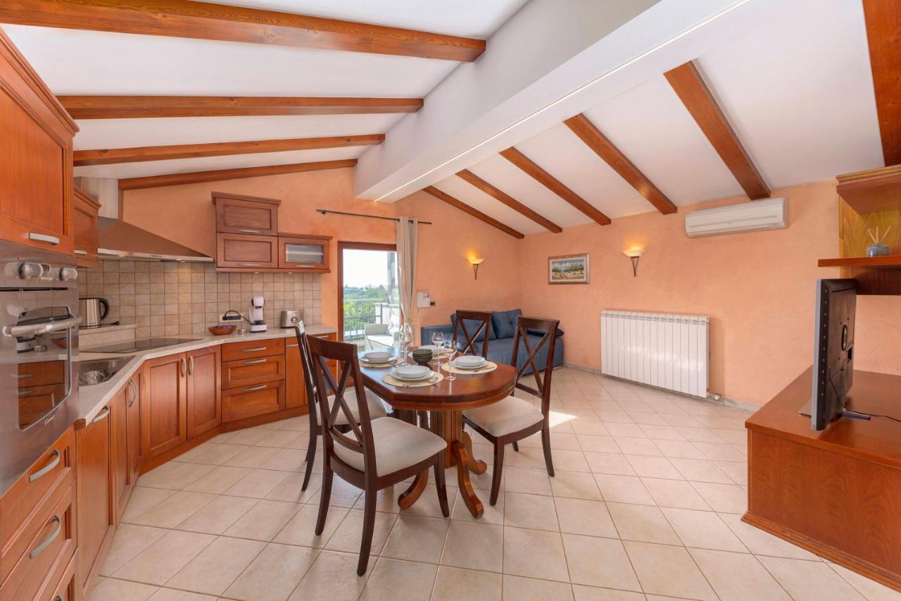 Apartma Koper Pobegi Bagian luar foto