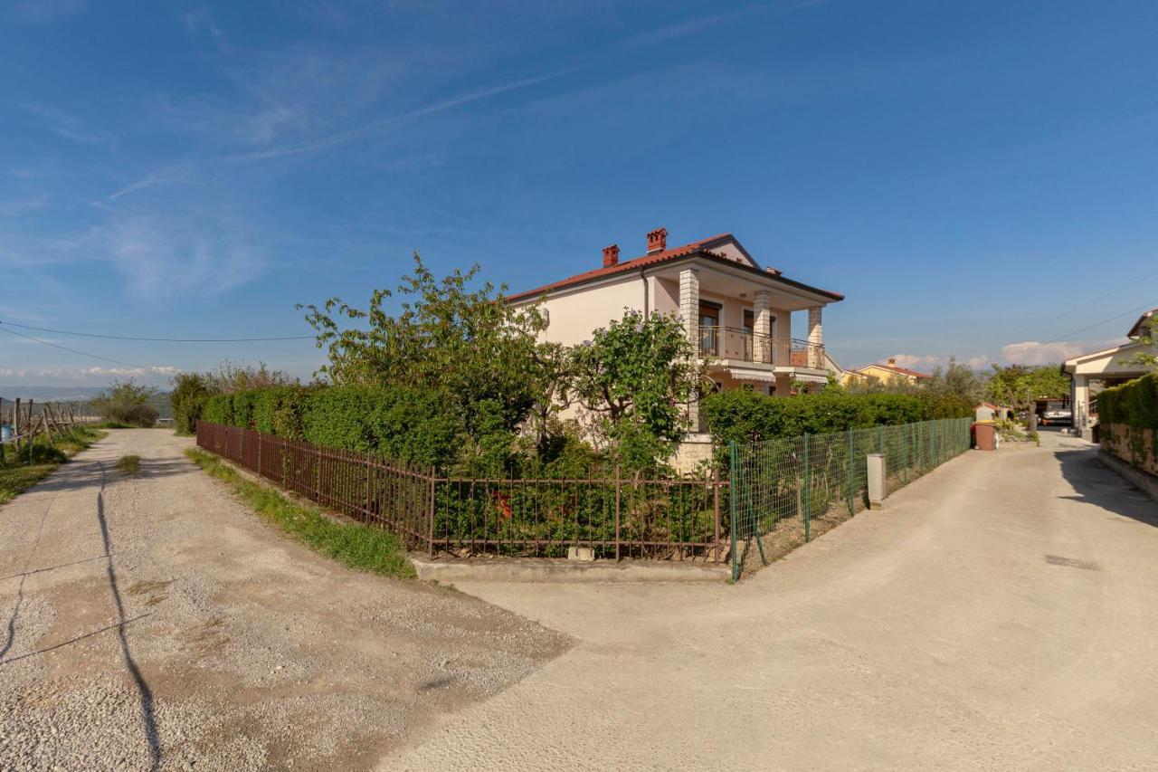 Apartma Koper Pobegi Bagian luar foto